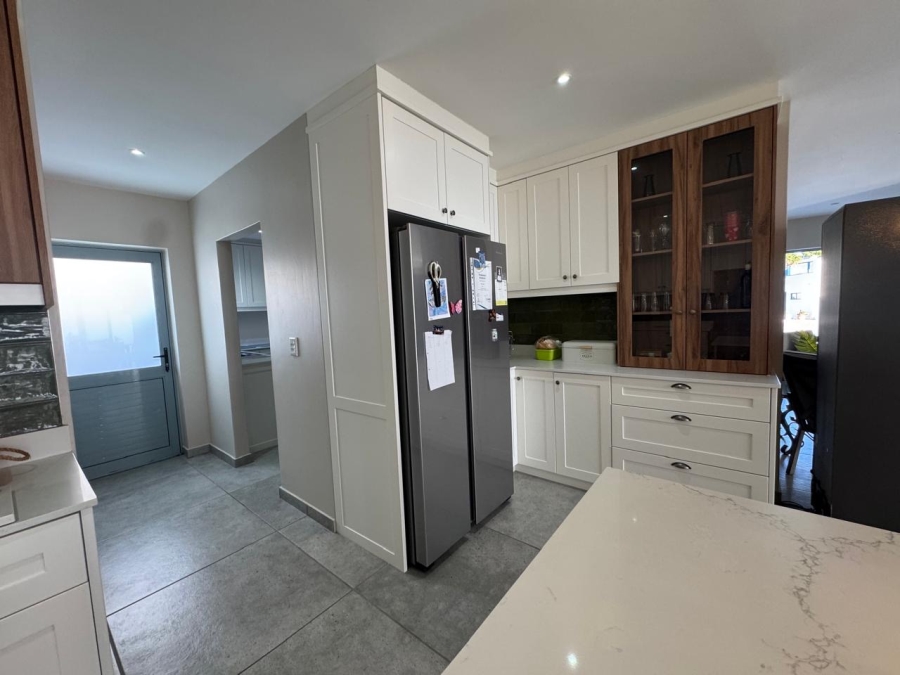 3 Bedroom Property for Sale in Blue Lagoon Western Cape